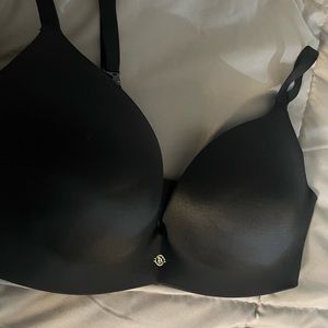 Victoria’s Secret bra, 34 D